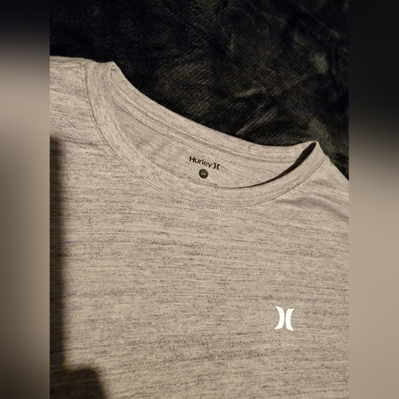 Hurley dri fit t-shirt - Picture 2 of 3